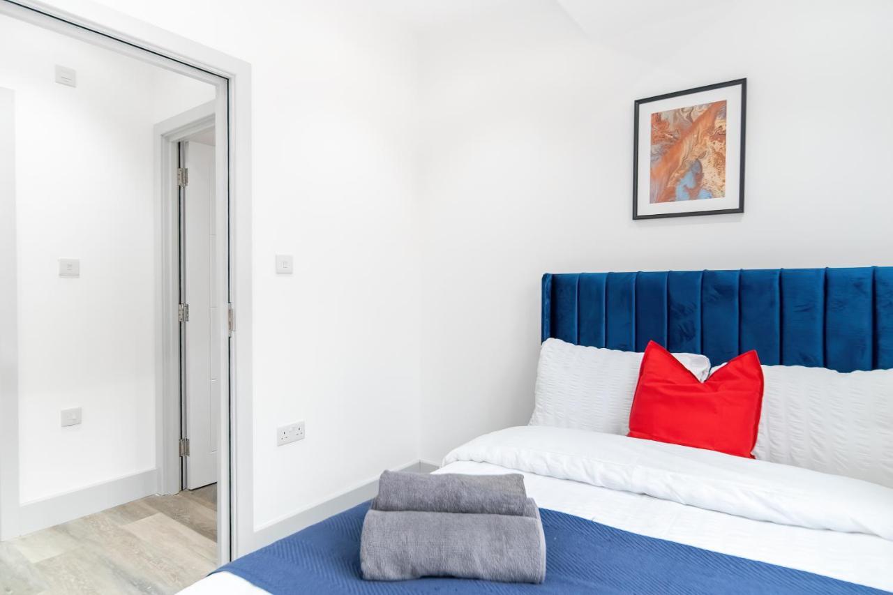 Ferienwohnung London Road Romford Block Exterior foto